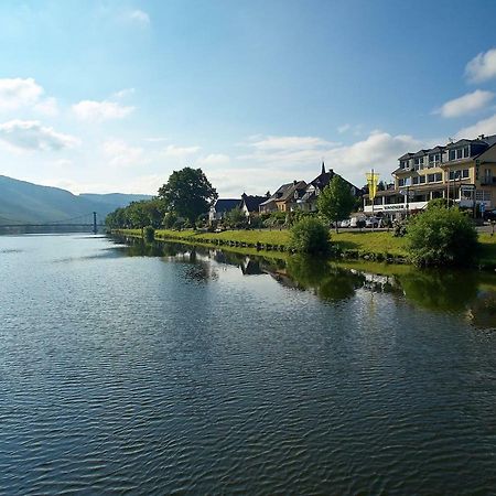 Bed and Breakfast Sonnenuhr Бернкастель-Кюс Экстерьер фото