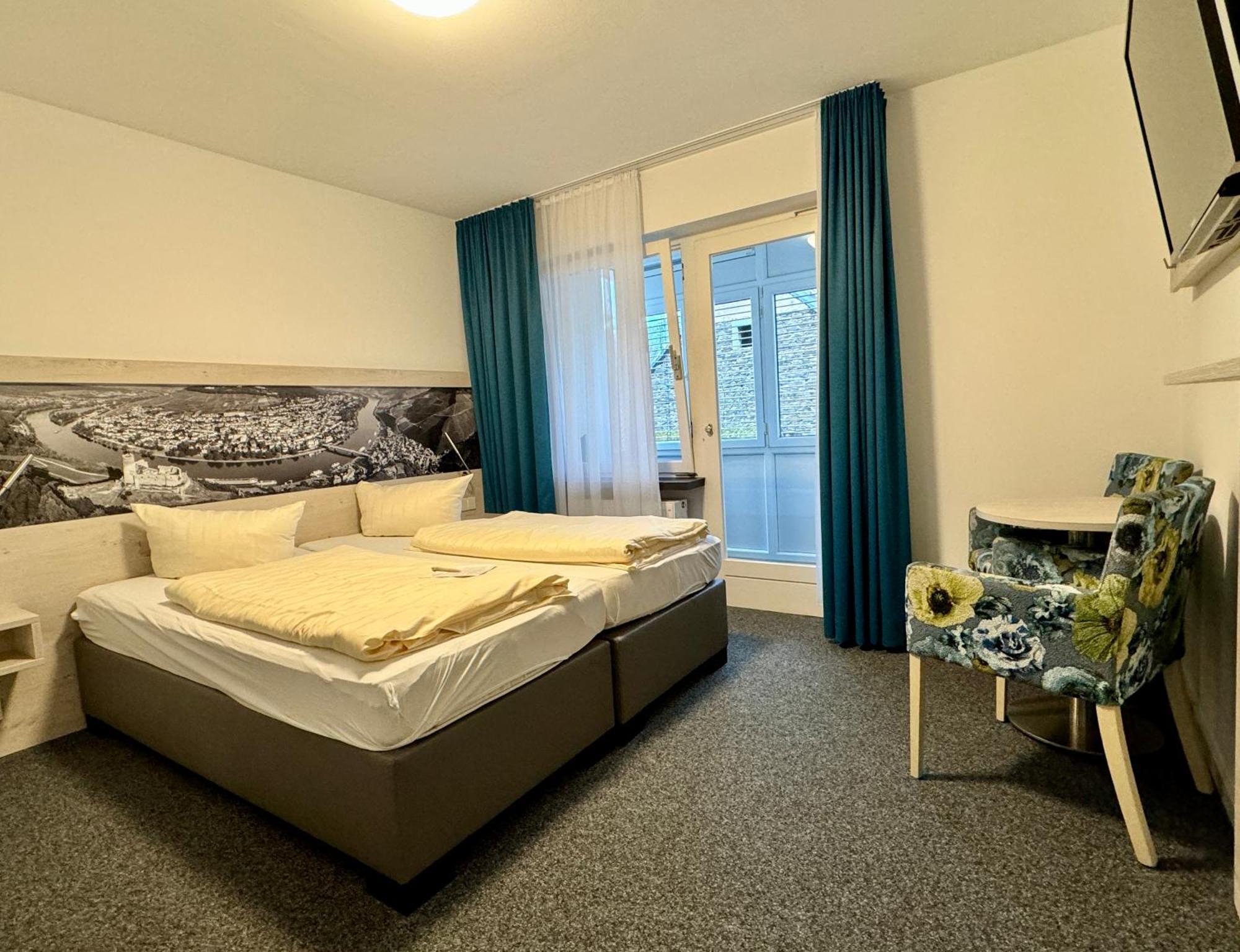 Bed and Breakfast Sonnenuhr Бернкастель-Кюс Экстерьер фото