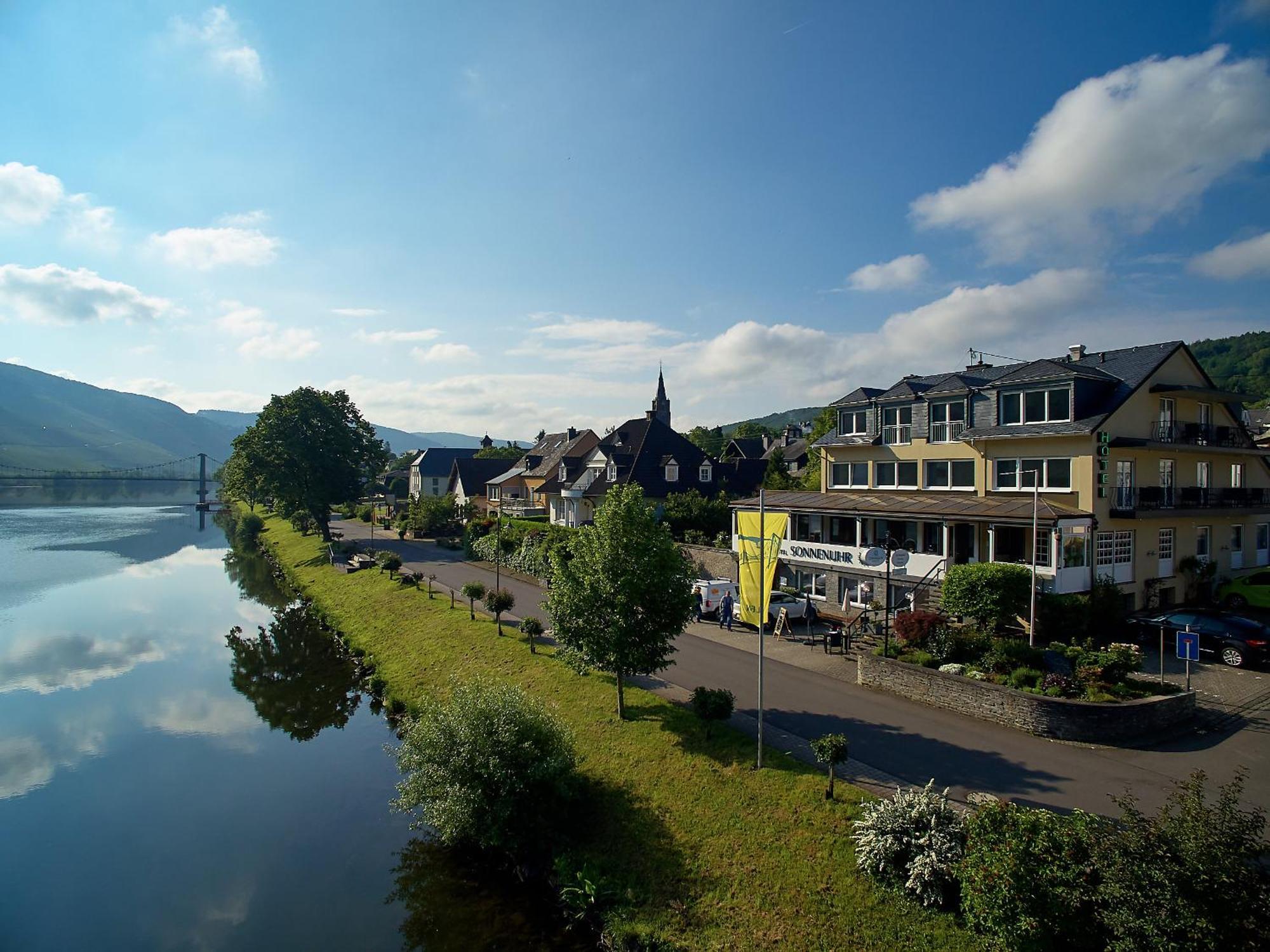 Bed and Breakfast Sonnenuhr Бернкастель-Кюс Экстерьер фото